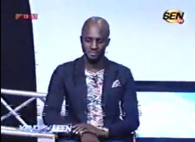 Vidéo: Aba raconte une histoire à mourir de rire… Regardez