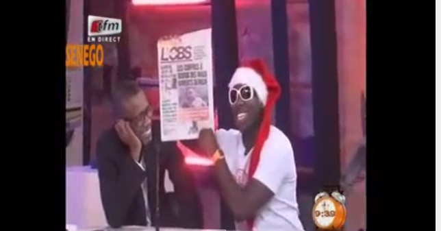 Vidéo: Bouba Ndour victime d’escroquerie, Moussier Tombola en rigole. Regardez