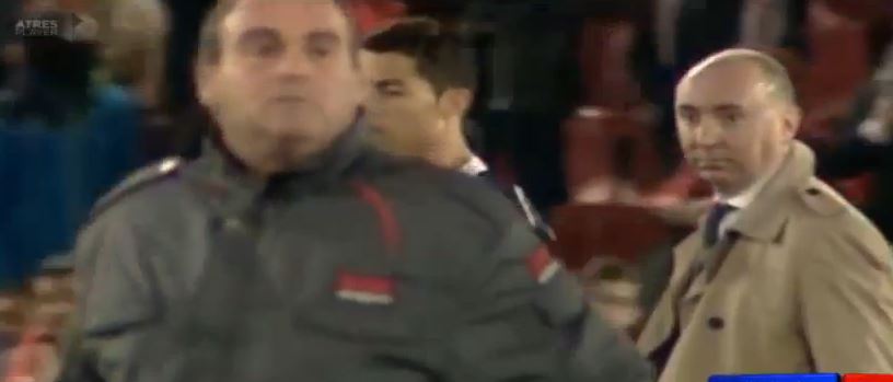 Vidéo: Cristiano Ronaldo avec ses gorilles sur la pelouse d’Almeria. Regardez