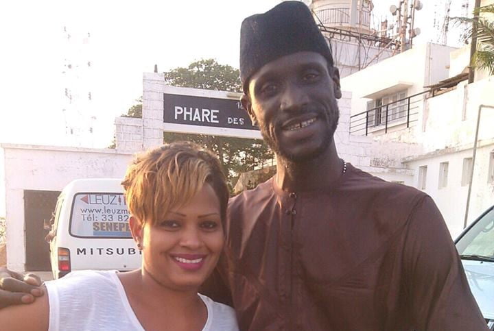 Photo: Anna et Sanekh souriants… Regardez