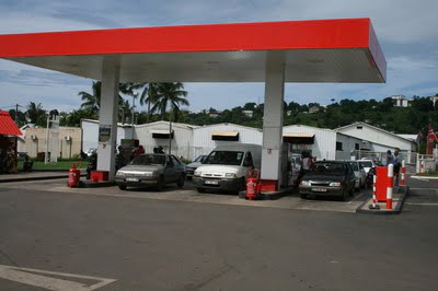 La baisse des prix des produits pétroliers entre en vigueur ce samedi à partir de 18h