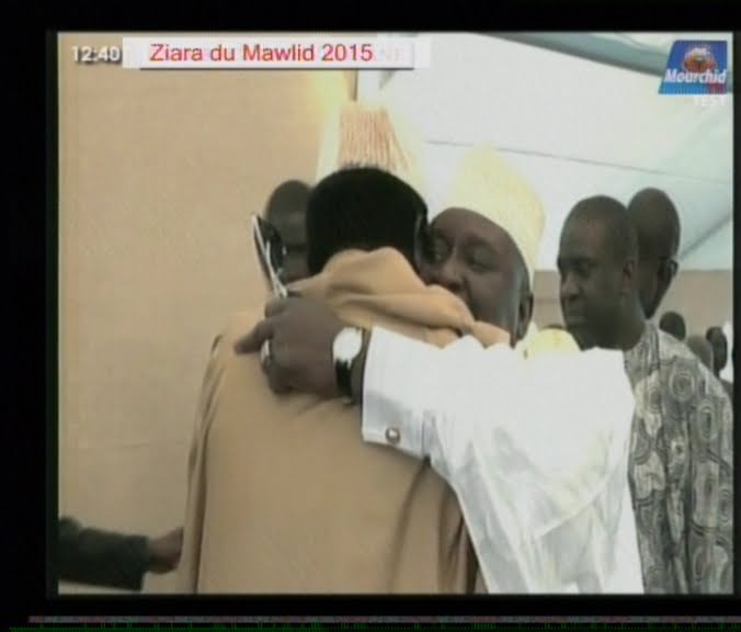 Video GAMOU 2015: L’accolade émouvante entre Serigne Moustapha Sy et Serigne Habib Sy Mansour Regardez