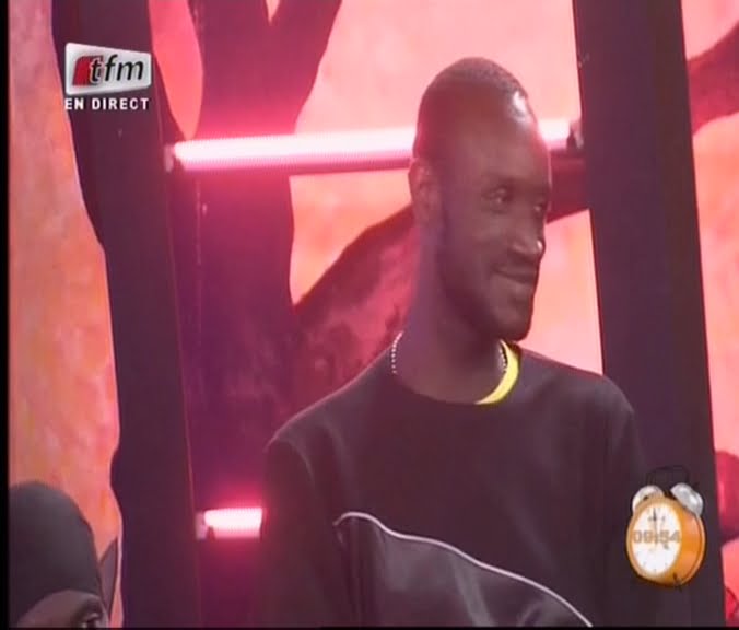 Vidéo: Sanekh fait le portrait de sa femme, A mourir de rire…
