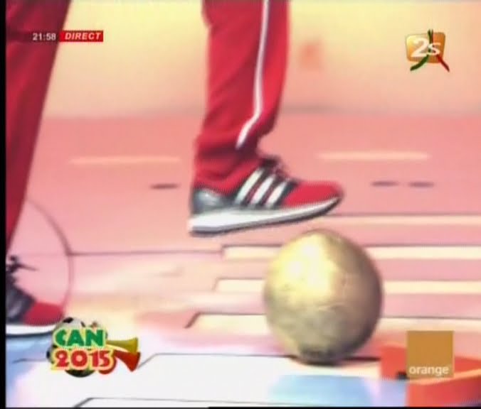 Video: Me El Hadj Diouf jongle magnifiquement avec un ballon