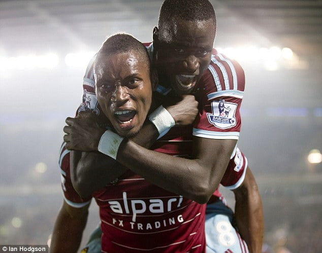 Forfait pour la CAN pour blessure : Diafra Sakho joue avec West Ham et marque