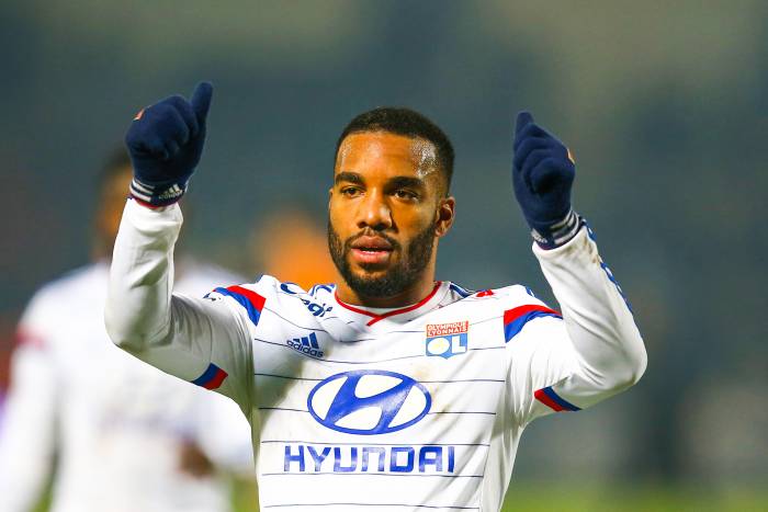 Ligue 1: Lyon perd son moteur Lacazette blessé