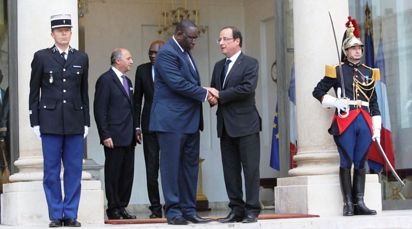 Affaire Charlie Hebdo: Hollande monte dans les sondages, Macky et compagnie houspillés