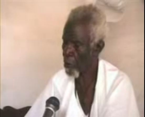 Vidéo-Mame Abdou Niang, contemporain de Serigne Touba et Cheikh Ibra Fall raconte…