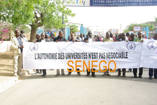 Marche du Saes pour réclamer le payement de plusieurs mois de salaires