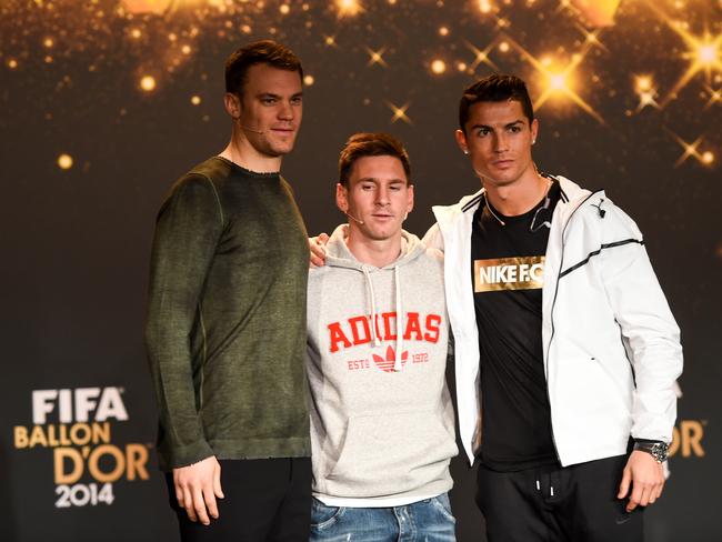 Le ballon d’or remis par Henry