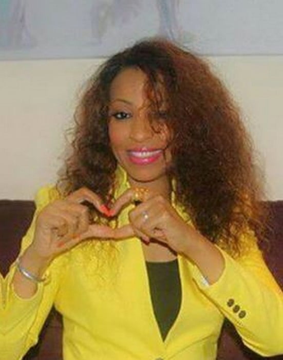 Photo: Viviane Chidid et son cœur pour ses fans. Regardez