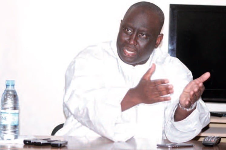Macky ignore Wade, son frère Aliou Sall l’insulte et le traite de vieux chat sans cheveux