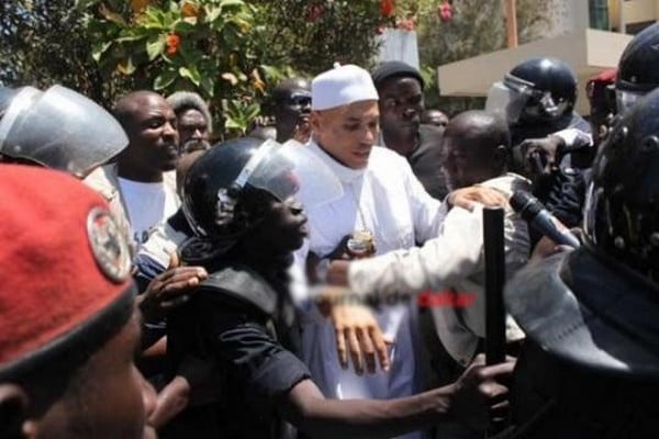 Pape Ndong, le maton qui a agressé Karim, muté à l’extérieur de la prison de Rebeuss