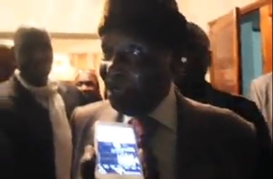 Vidéo-Wade débarque à Dakar et informe qu’il va manifester ce samedi