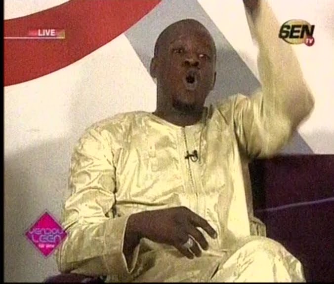 Vidéo: Mamadou Lamine Massaly  « Macky Sall a commis une erreur en prenant le Coran par la main gauche » Regardez
