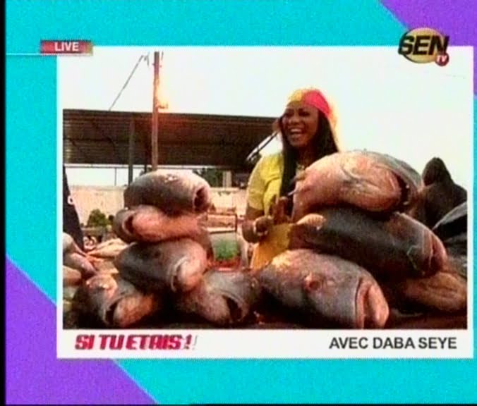 Video: Quand l’artiste Daba Sèye se transforme en vendeuse de poisson