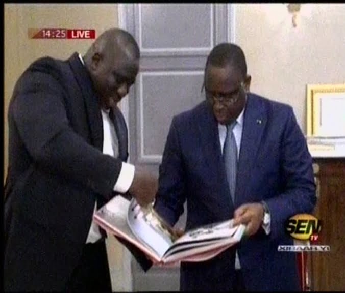 Vidéo-Rencontre entre Yekini et Macky Sall : « On ne parlait que de … sport…de développement» Regardez