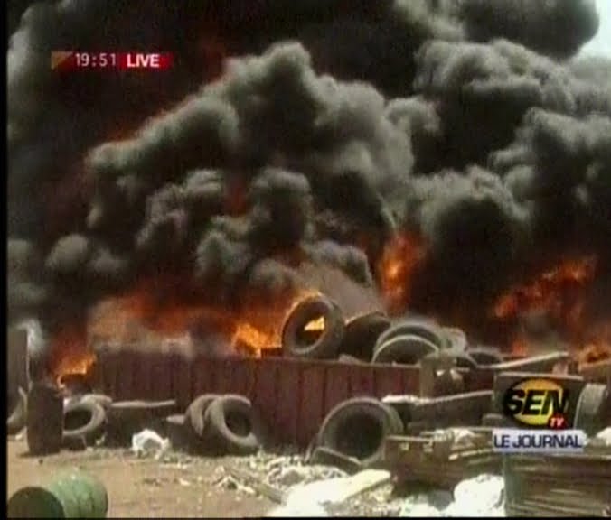 (Video) Violent Incendie à Poste-Thiaroye
