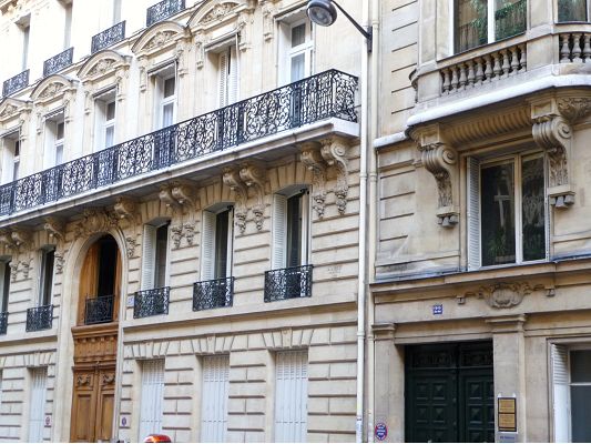 Des biens immobiliers estimés à 13 milliards CFA appartenant à des personnalités du régime de Wade retrouvés à Paris