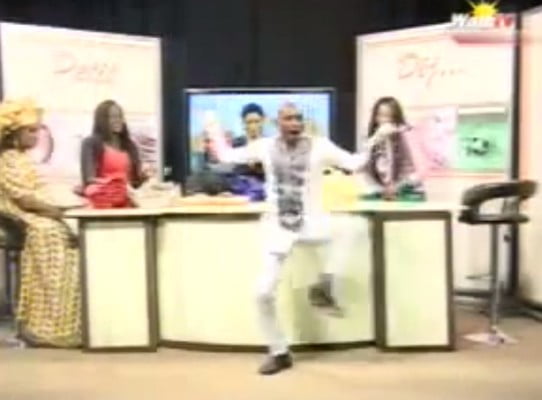 Vidéo: Ouzin Keita crée une nouvelle danse… Regardez