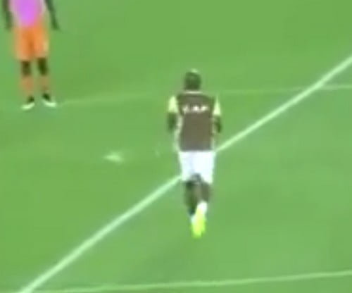 Vidéo: Ayew en train de jeter des produits mystiques lors de la finale de la Can. Regardez