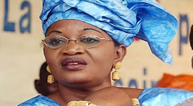 Absente lors du meeting du PDS : Aida Mbodja aurait-elle retourné son  » moussor »?