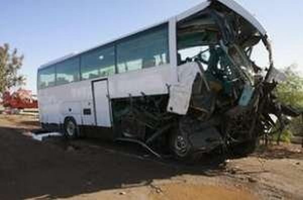 Un bus  et un L 200 en collision à Nguékokh:  1 mort, plusieurs blessés…