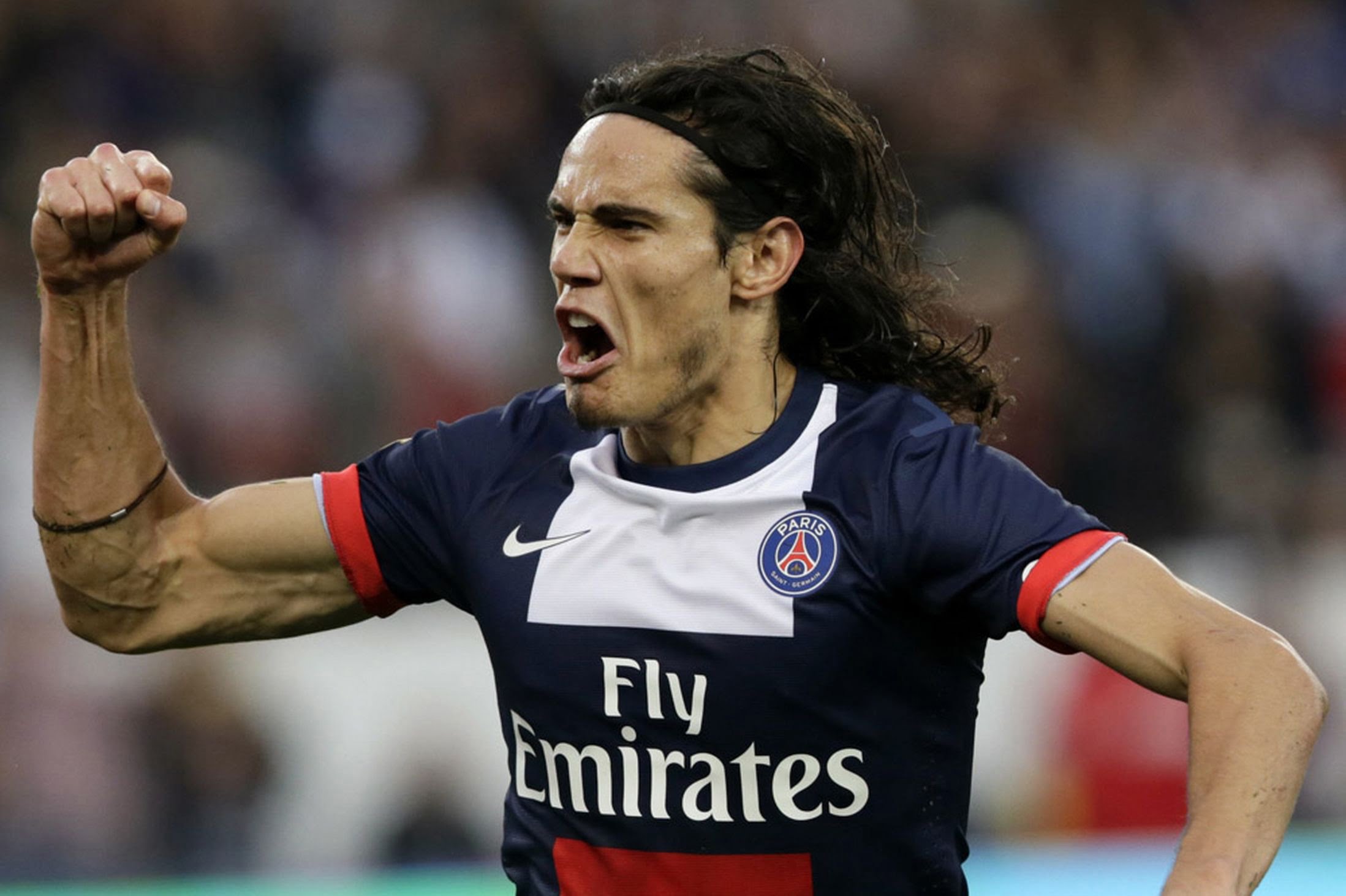 PSG – Transfert : Un salaire record de Manchester Utd à Cavani, Falcao pour le remplacer