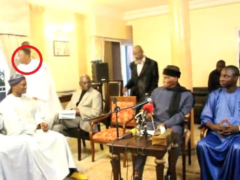 Video: Après avoir été humilié, Mbaye Pekh se fâche et sort du salon