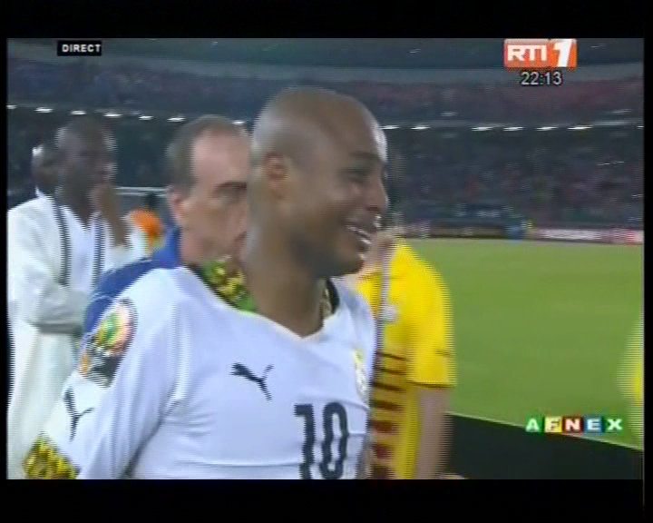 Vidéo: André Ayew inconsolable Regardez