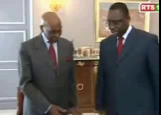 Vidéo: Quand macky Sall démissionnait de son poste de Premier ministre sous Wade
