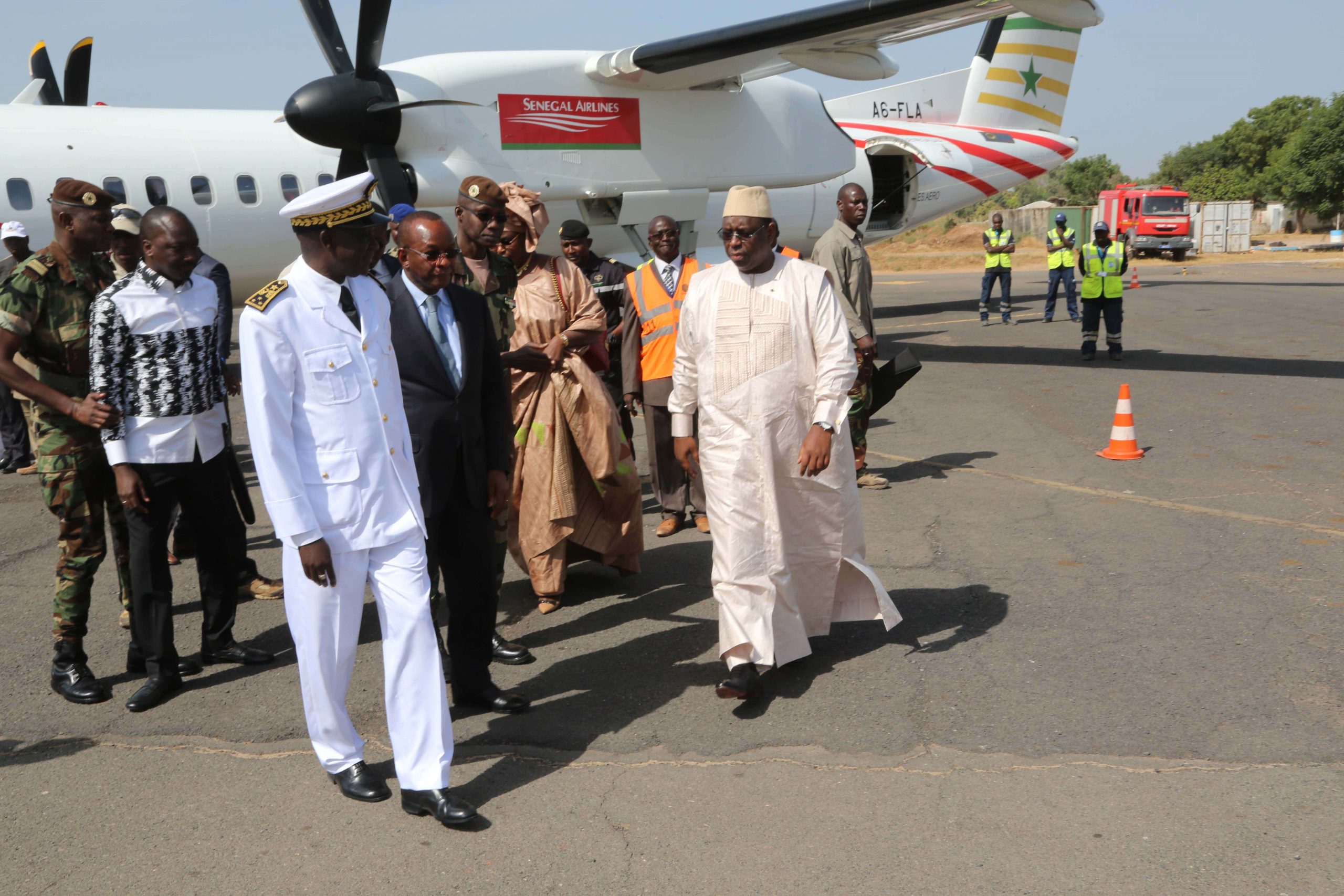 (Photos) Arrivée du président Sall à l’aéroport de Ziguinchor