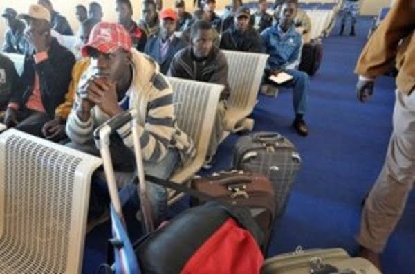 143 Sénégalais arrivés à Dakar parlent des humiliations vécues en Libye