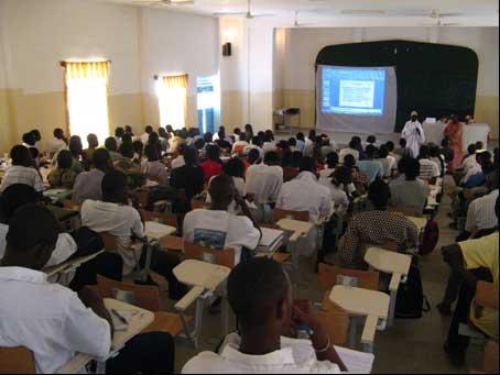 L’Université Virtuelle du Sénégal : un dangereux leurre