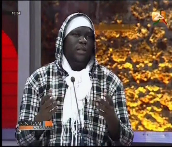 Video: Il clashe Canabass, Wally, Balla Gaye 2, Queen Biz, Dinama Nekh et les mbaraneuses de la SenTv