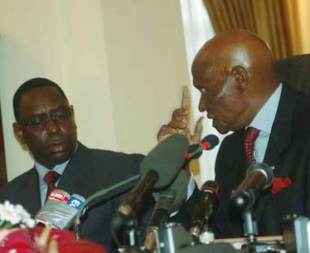 Que Macky Sall interdise à ses ouailles d’insulter le président Wade, par Balla Mbaye