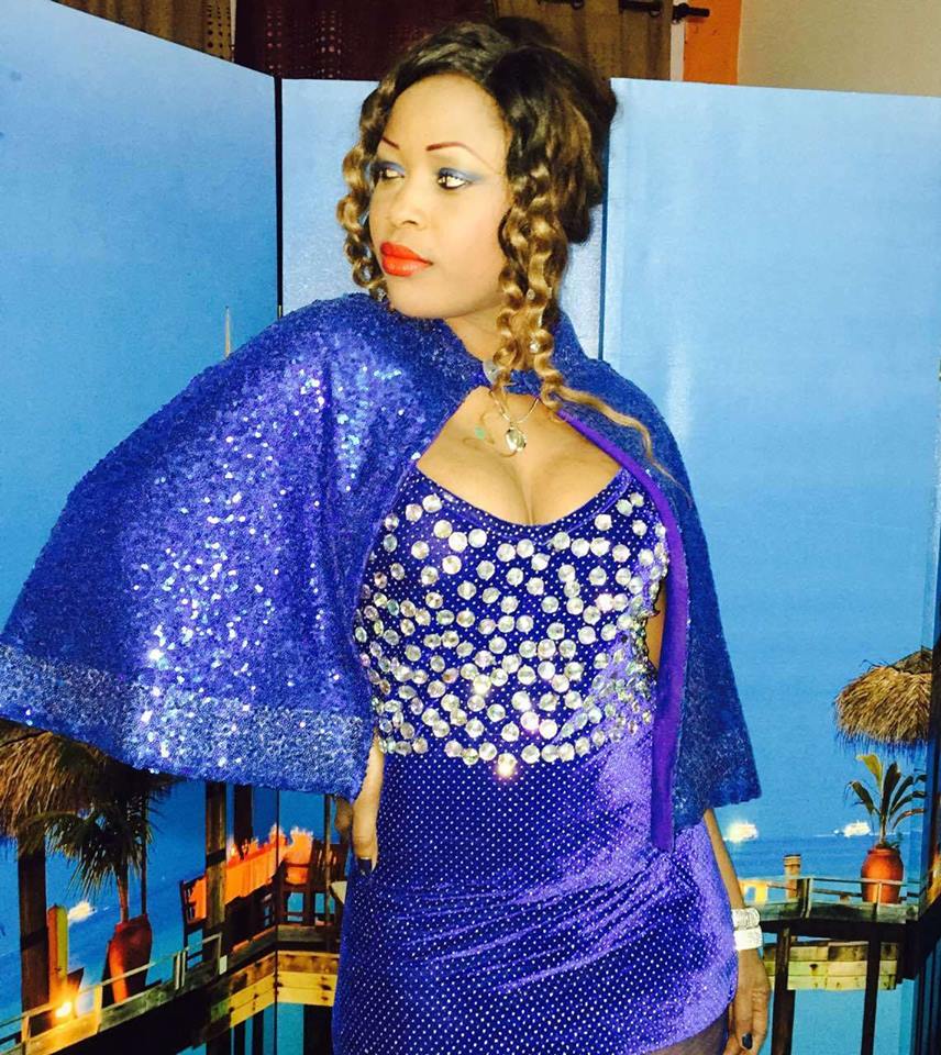 La chanteuse Guigui décroche un Master en Communication