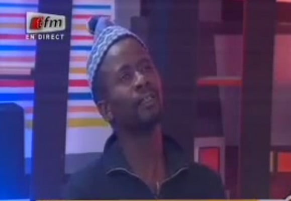 Vidéo à mourir de rire: Fou Malade et les insultes graves de Niagass. Regardez