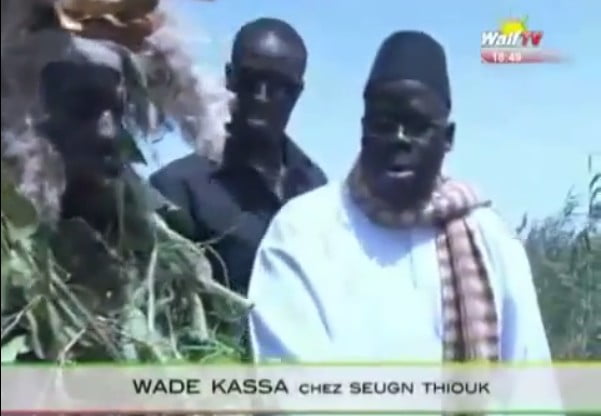 Vidéo à mourir de rire: Abdoulaye Wade chez le féticheur avec Sa Ndiogou. Regardez