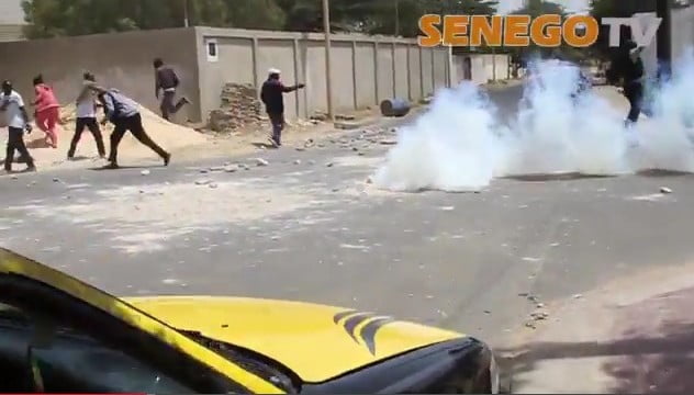 Senego TV: Échauffourées entre forces de l’ordre et manifestants devant la maison de Wade