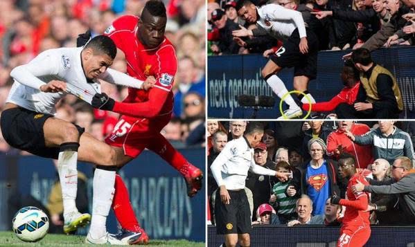 Photos: Liverpool-Man Utd : deux fans retiennent Balotelli !
