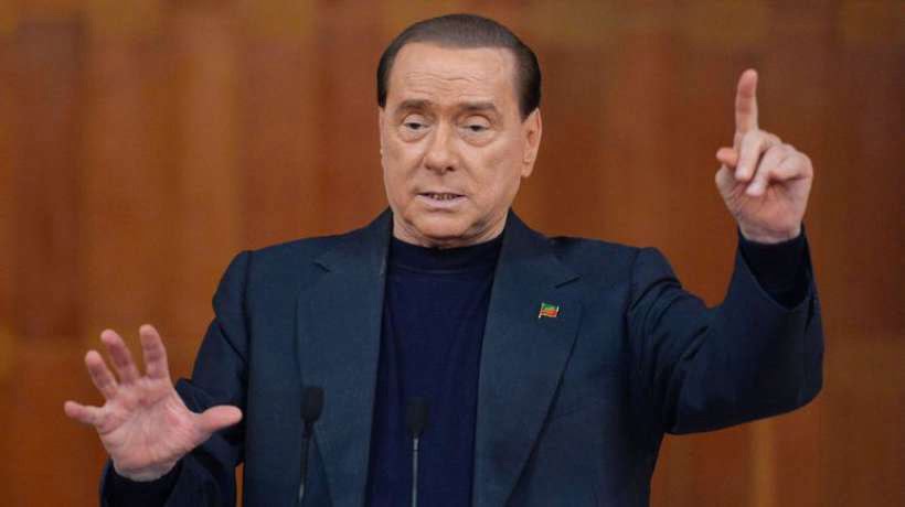 Berlusconi décide de vendre le Milan AC