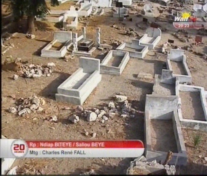 Vidéo- Des corps exhumés au cimetière de Pikine, La police sur les traces d’un …