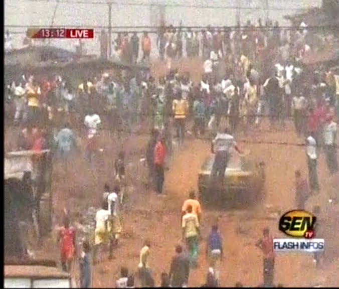 Vidéo- Guinée: la police ouvre le feu sur des manifestants, plusieurs blessés