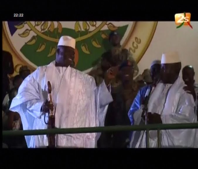 Vidéo: La prestation de Kouthia fait rire Yaya Jammeh