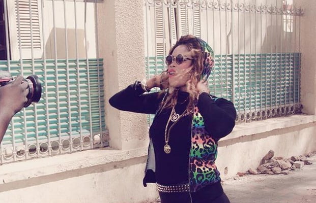 (5) Photos: Déesse Major en tournage d’un nouveau clip… Regardez