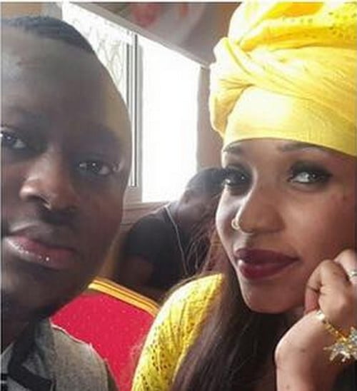 Arrêt sur image: Modou Lo en bonne compagnie. Regardez