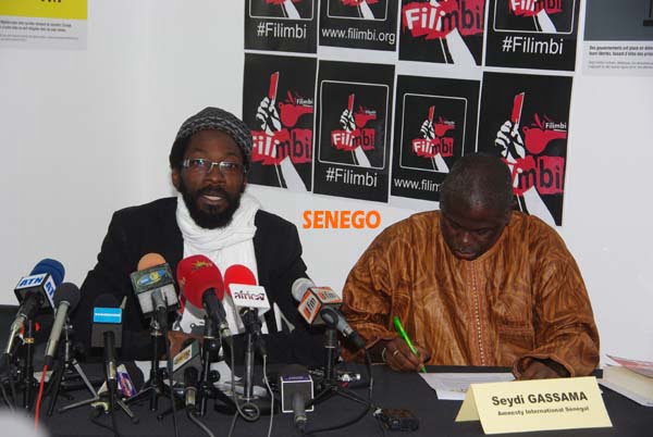 Y’en a marre et la presse sénégalaise, main dans la mains, pour manifester à la place de la Nation