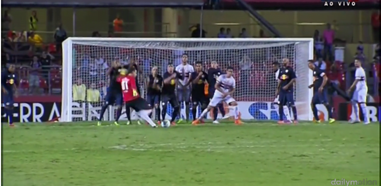 Vidéo – Foot: 127ème but pour le gardien de Sao Paulo Rogerio Ceni. Regardez