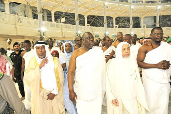 (6 photos)- Le Oumra du Président Macky Sall en images